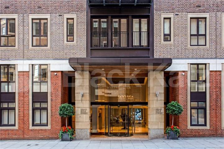 Riverfront One-Bed Apt for Rent: Bright, Modern Living with Balcony Views Dean Ryle Street , Westminster